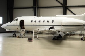 Hawker 700 Part Out Picture